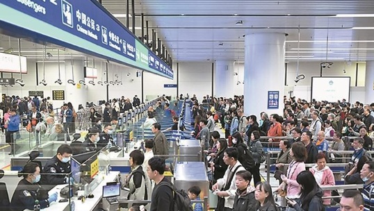 莲塘口岸单日客流破12万