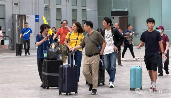 五一首尾日均加开700列高铁　旅客可提前5至7天购票