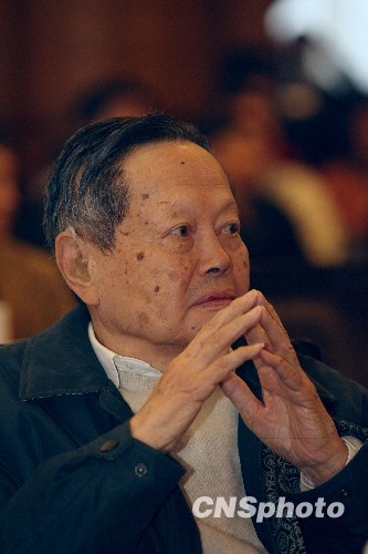 杨振宁偕两诺贝尔物理学奖得主驻香港浸大
