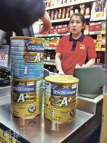 港议员:奶粉囤积现象严重 超市职员与水货客勾结