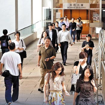 香港公务员加薪幅度或创10年最高 多数市民赞成