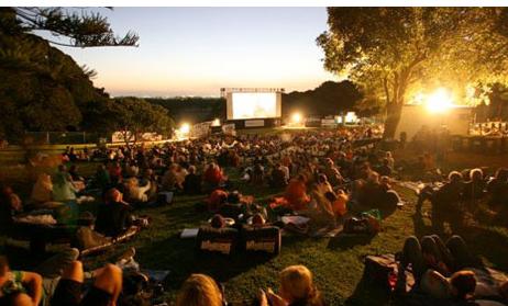 盛夏旅游新花样 感受香港仲夏夜之梦