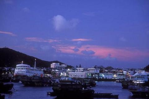 盛夏旅游新花样 感受香港仲夏夜之梦