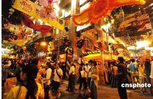 “兰桂坊之父”：香港旅游业优势可保持15至20年