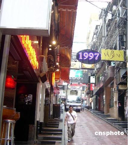 “兰桂坊之父”：香港旅游业优势可保持15至20年