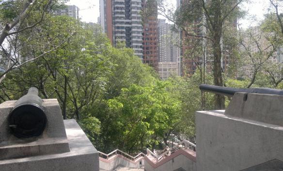乘港铁逛香港—柴湾