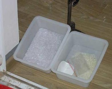 教唆毒贩制“冰”毒 香港一名前高级督察囚45月 