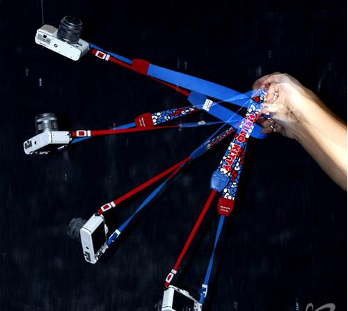 热抢! 买香港杂志《新Monday》送潮爆Kitty