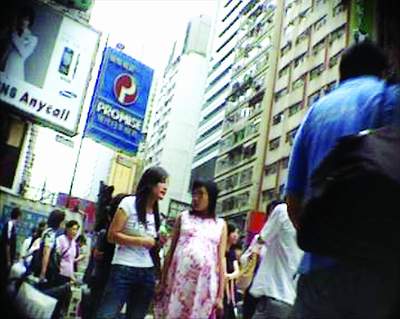 香港数百孕妇挺大肚上街反对内地孕妇赴港产子