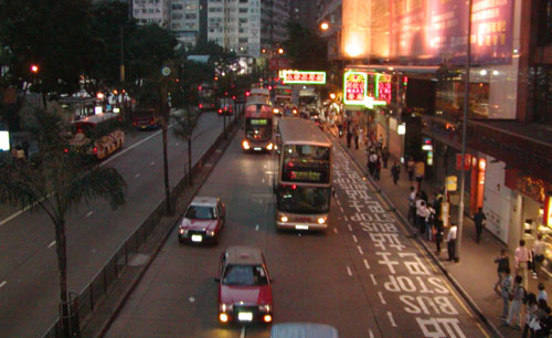 香港交通奇迹 90%的人选乘公交
