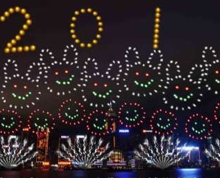 港贺岁烟花绵延一公里“兔脸”图案将在维港腾空